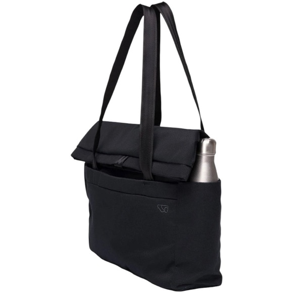 WAYB Ready to Roam Tote in black - Picture 3 of 7